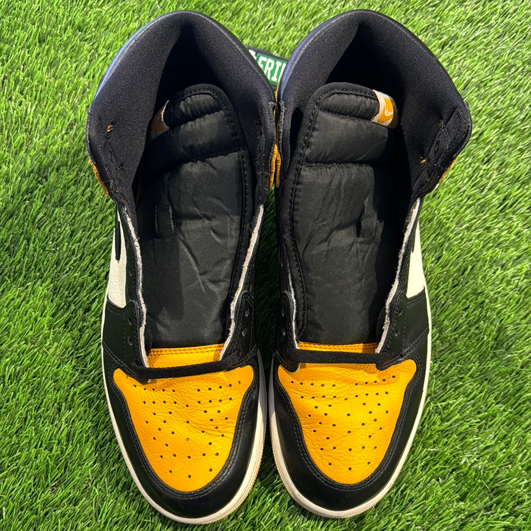 Air Jordan 1 Retro High OG 'Yellow Toe'