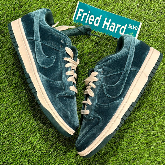 Wmns Dunk Low 'Green Velvet'