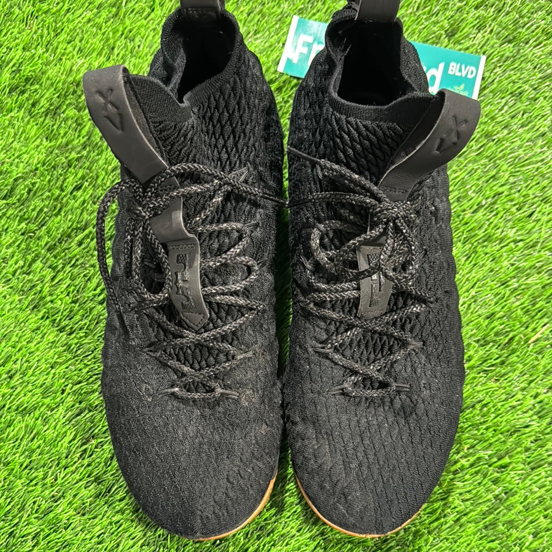 LeBron 15 'Black Gum'