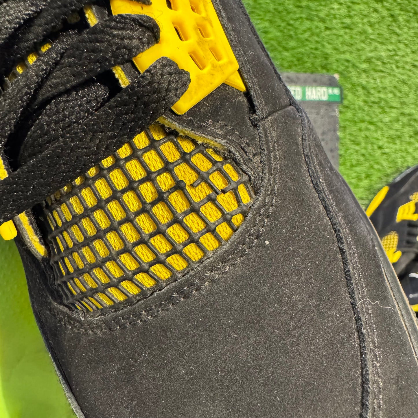 Air Jordan 4 Retro 'Thunder' 2023