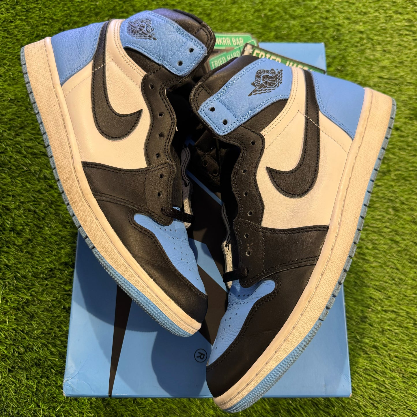 Air Jordan 1 Retro High OG 'UNC Toe'