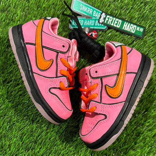 The Powerpuff Girls x Dunk Low Pro SB QS TD 'Blossom'