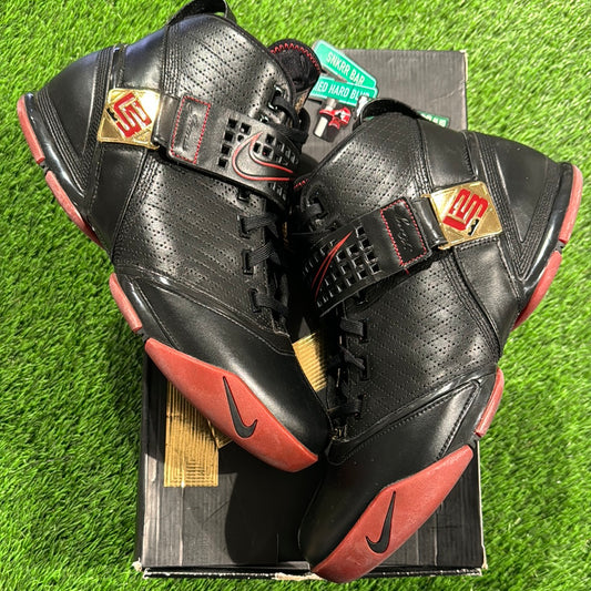 Zoom LeBron 5 'Black Varsity Crimson' 13M/14.5