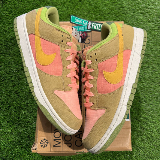 Dunk Low 'Sun Club - Arctic Orange Sanded Gold'
