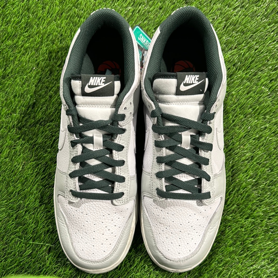 Dunk Low SE 'Photon Dust Vintage Green'
