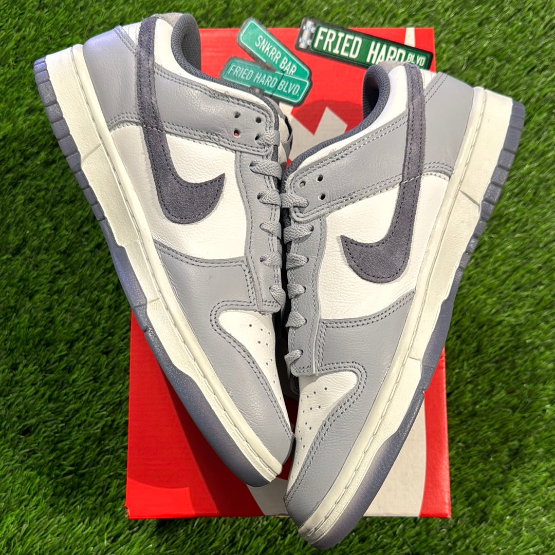 Dunk Low SE 'Light Carbon'