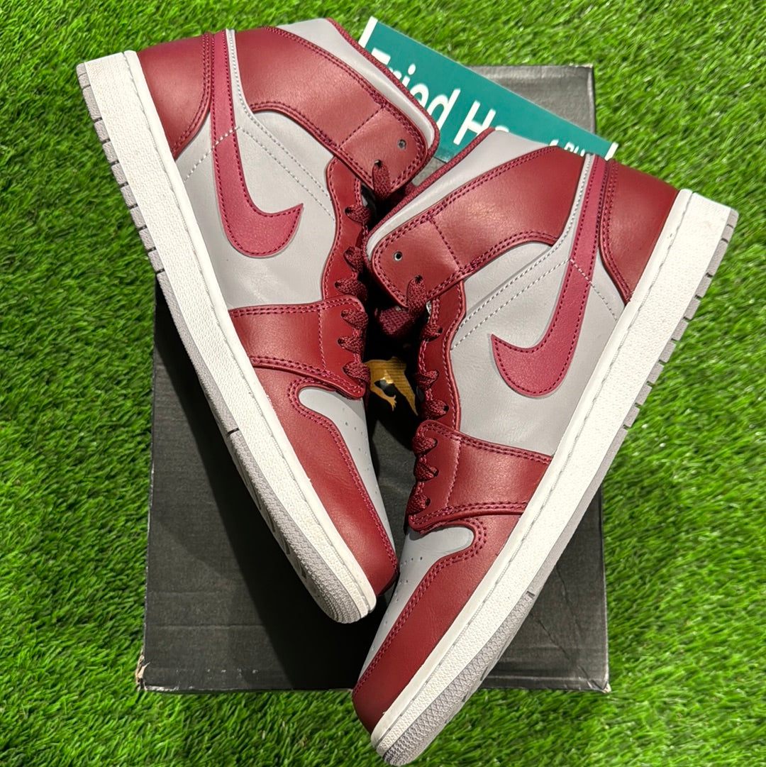 Air Jordan 1 Mid 'Cherrywood Red'