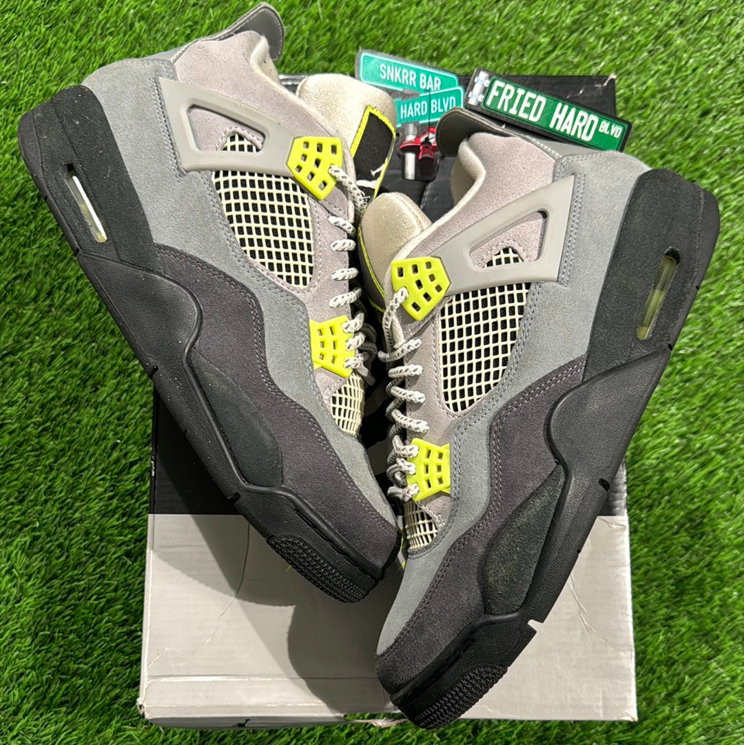 Air Jordan 4 Retro SE 'Neon 95'