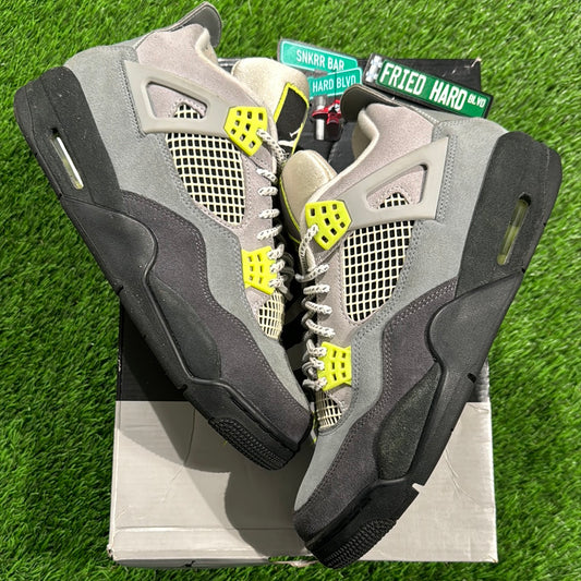 Air Jordan 4 Retro SE 'Neon 95'