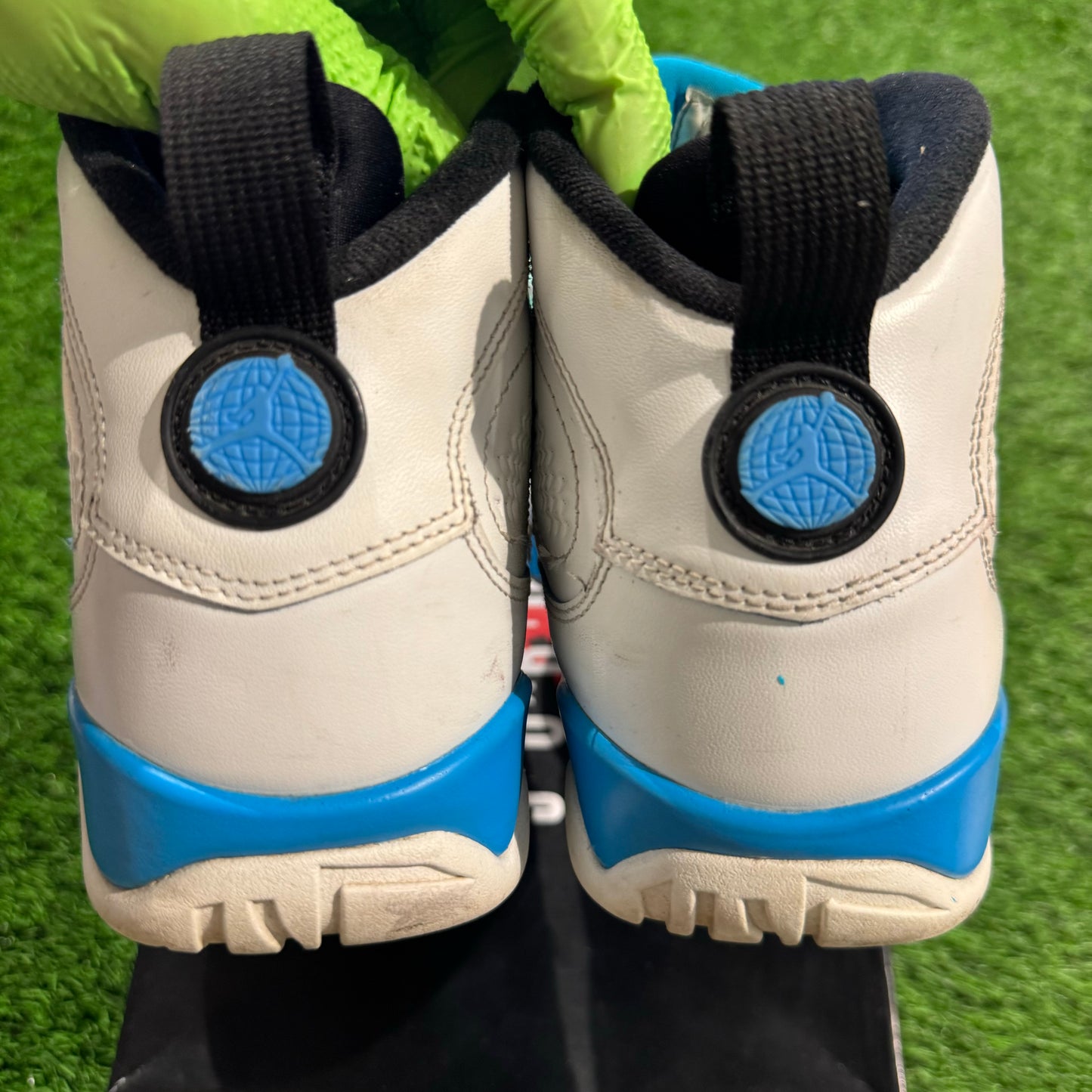 Air Jordan 9 Retro 'Powder Blue' 2024