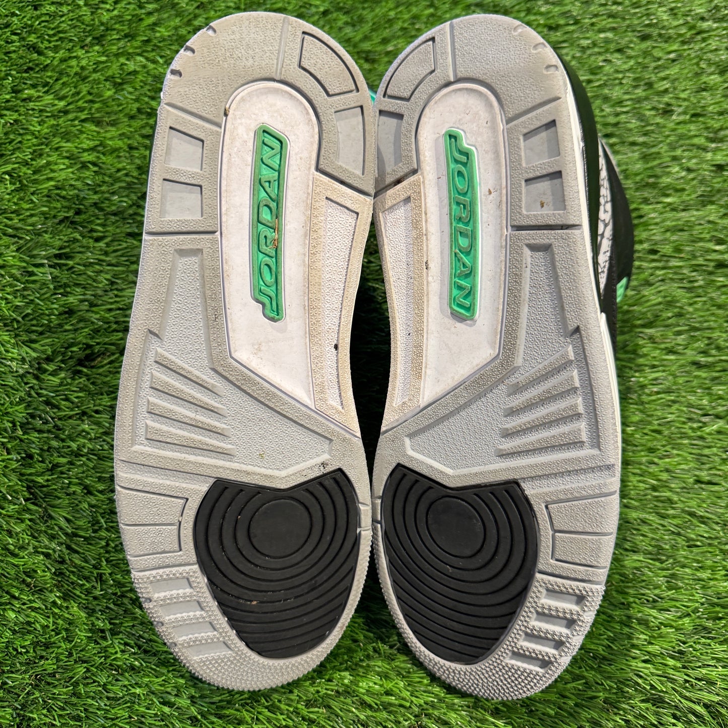 Air Jordan 3 Retro 'Green Glow'