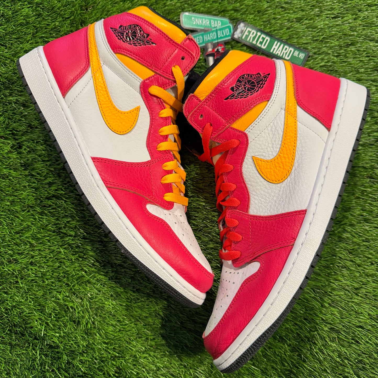 Air Jordan 1 Retro High OG 'Light Fusion Red'