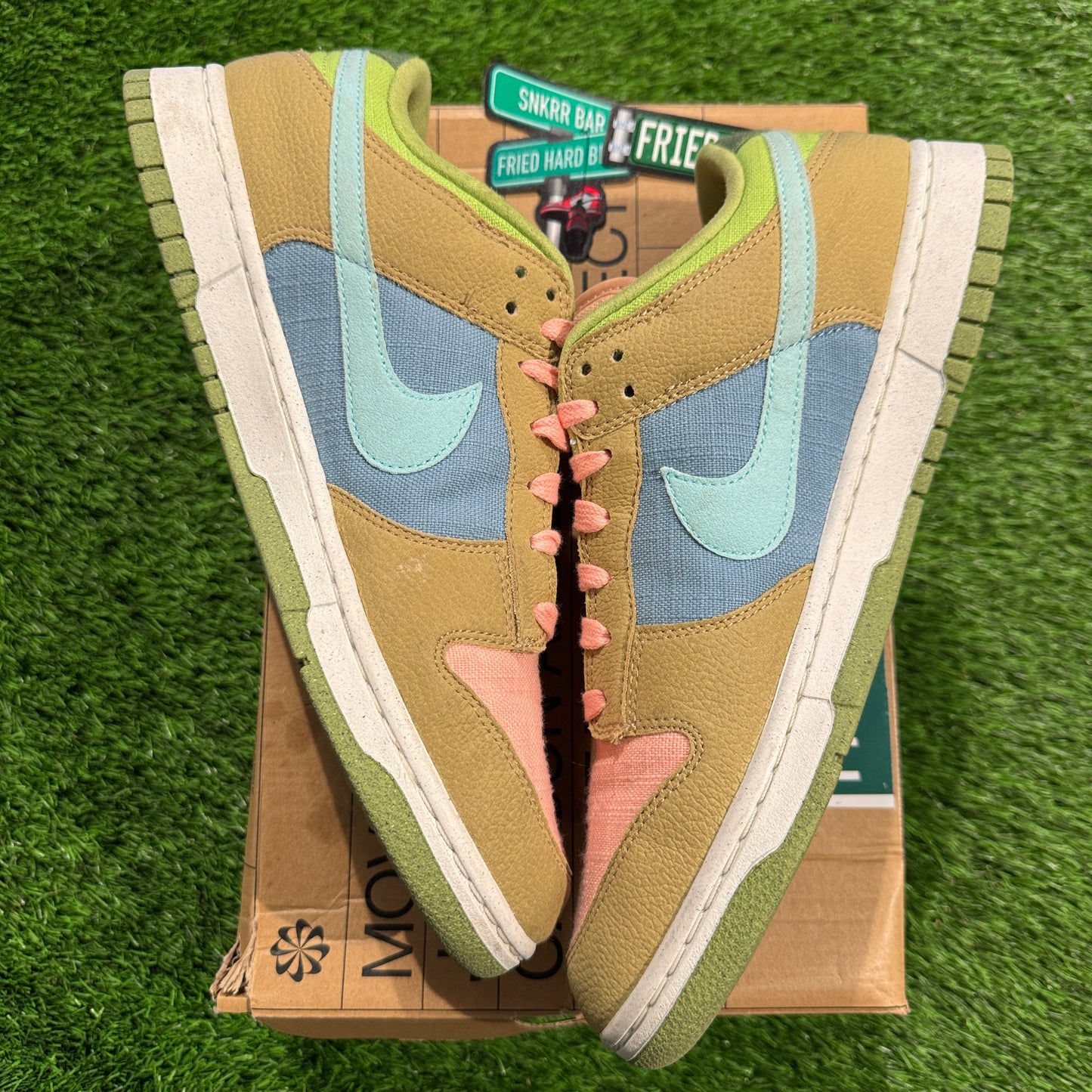 Dunk Low 'Sun Club - Arctic Orange Sanded Gold'