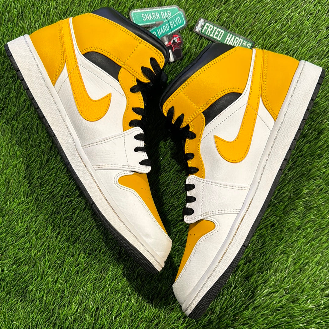 Air Jordan 1 Mid 'University Gold'