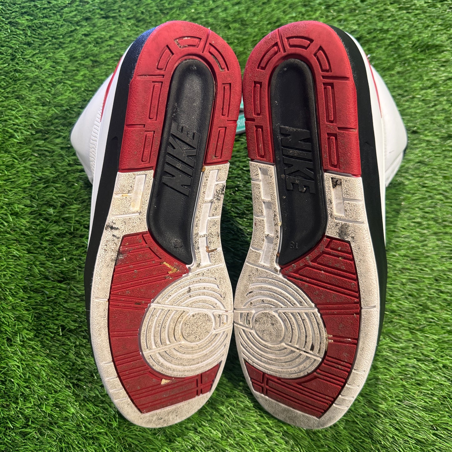 Air Jordan 2 Retro 'Chicago' 2022