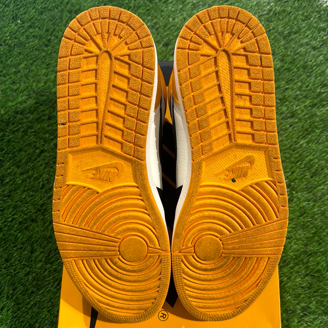 Air Jordan 1 Retro High OG 'Yellow Toe'