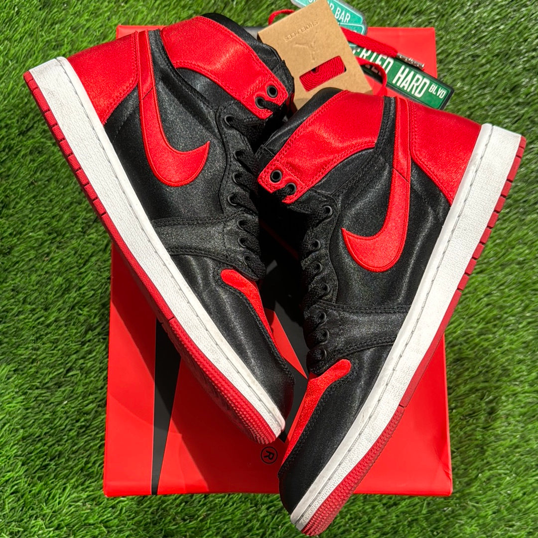 Wmns Air Jordan 1 Retro High OG 'Satin Bred' 2023