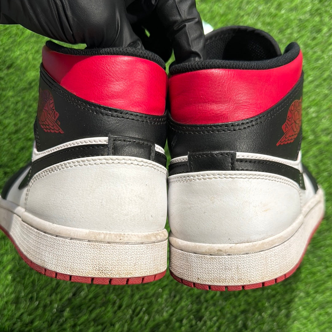 Air Jordan 1 Mid 'Gym Red Black Toe'