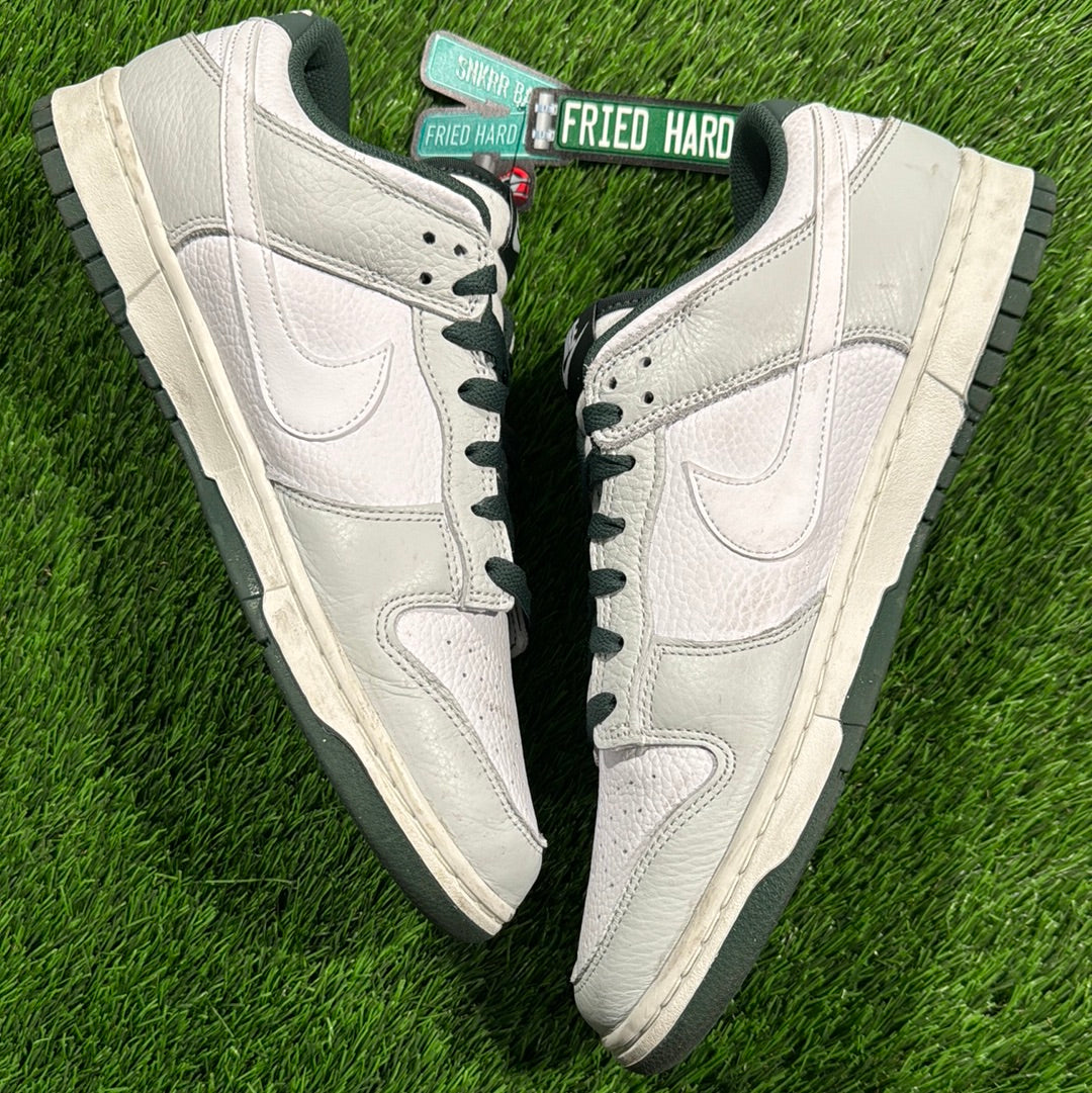 Dunk Low SE 'Photon Dust Vintage Green'