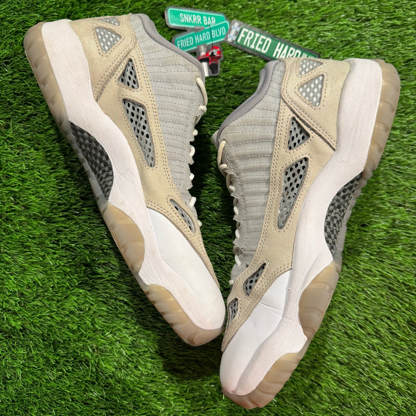Air Jordan 11 Retro Low IE 'Light Orewood Brown'
