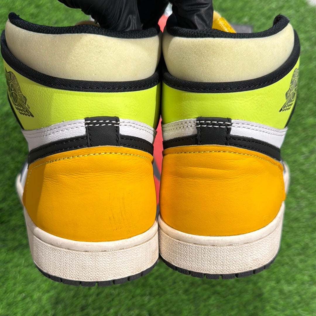 Air Jordan 1 Retro High OG 'Volt Gold'