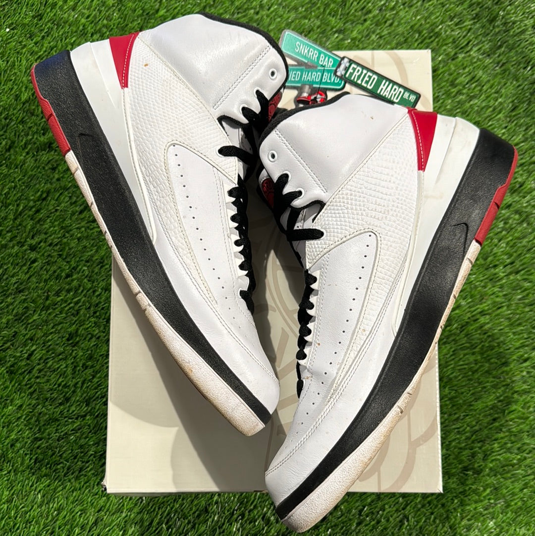 Air Jordan 2 Retro 'Chicago' 2022