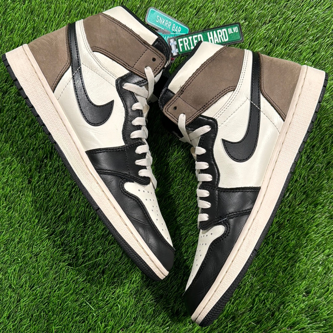 Air Jordan 1 Retro High OG 'Dark Mocha'