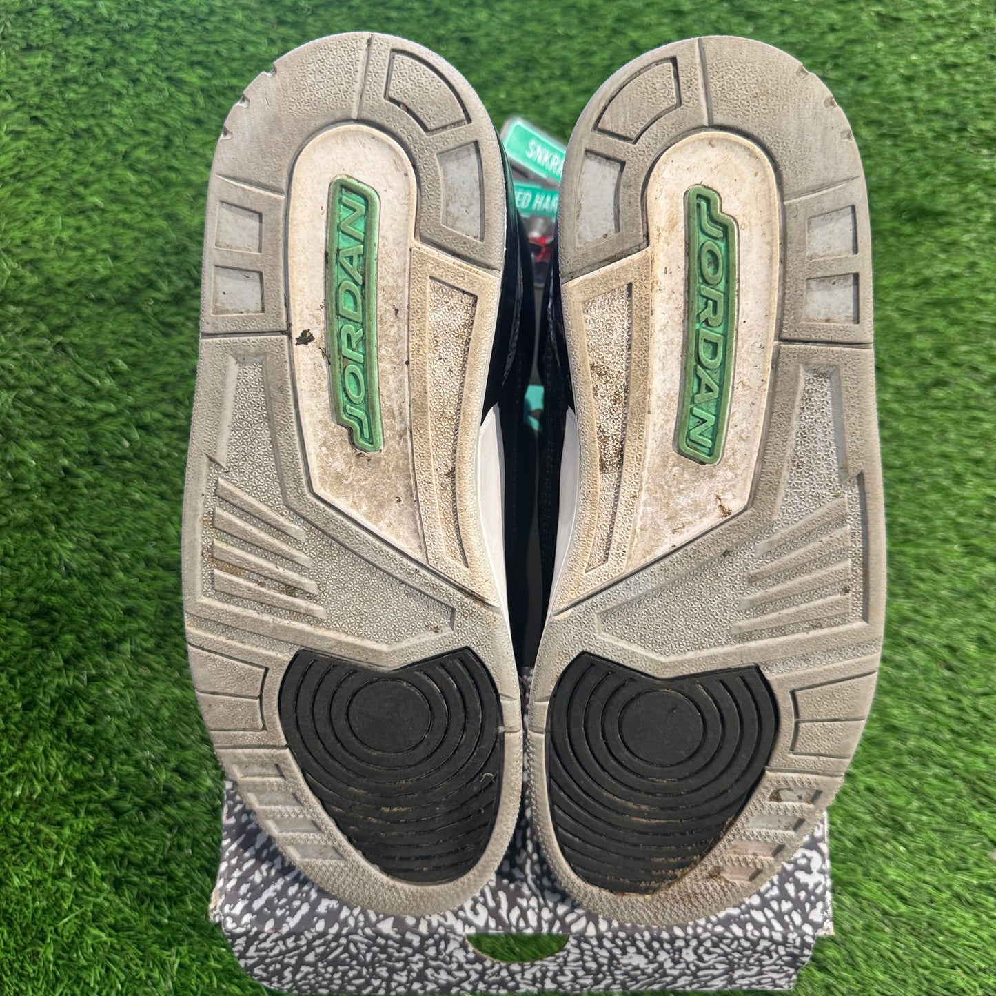 Air Jordan 3 Retro 'Green Glow'