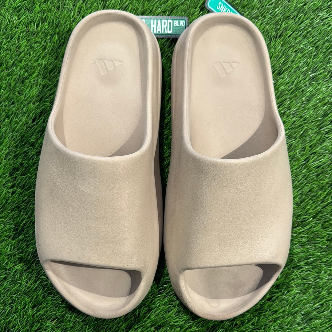 Yeezy Slides 'Pure' 2021 Re-Release