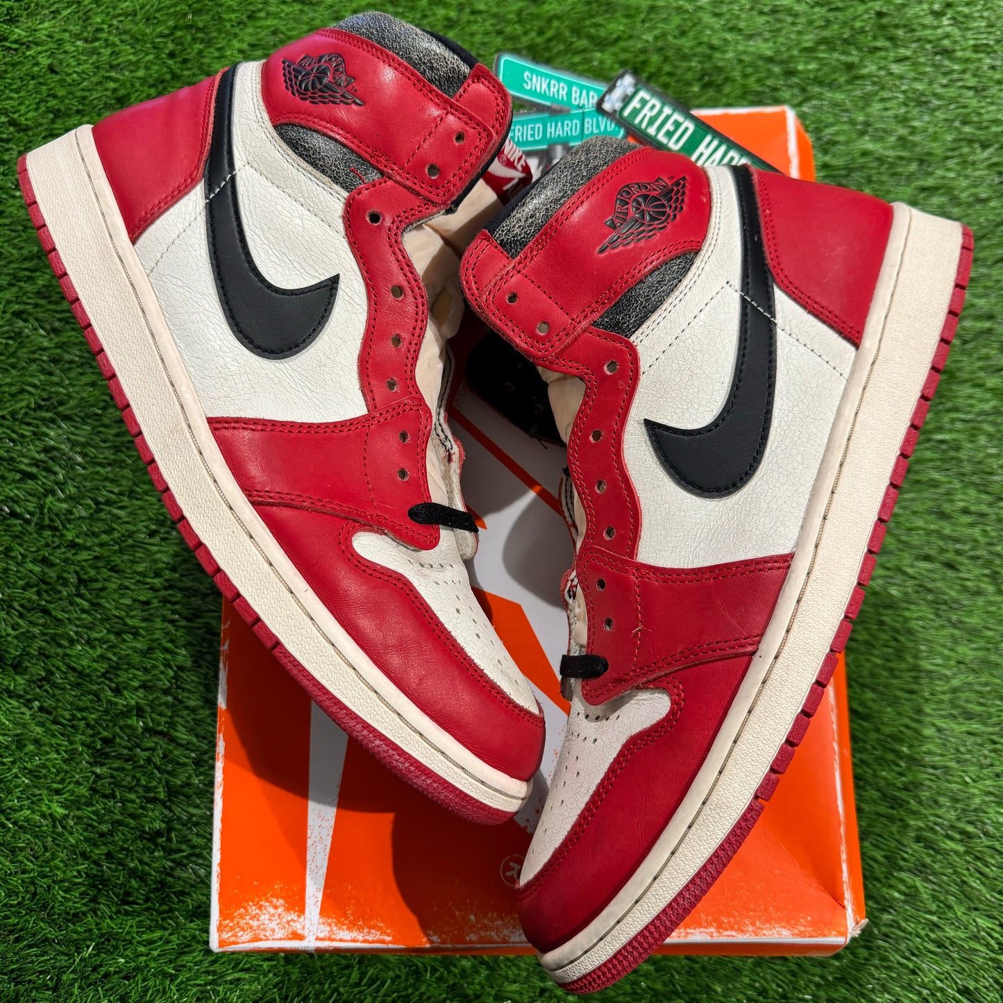 Air Jordan 1 Retro High OG 'Chicago Lost & Found'