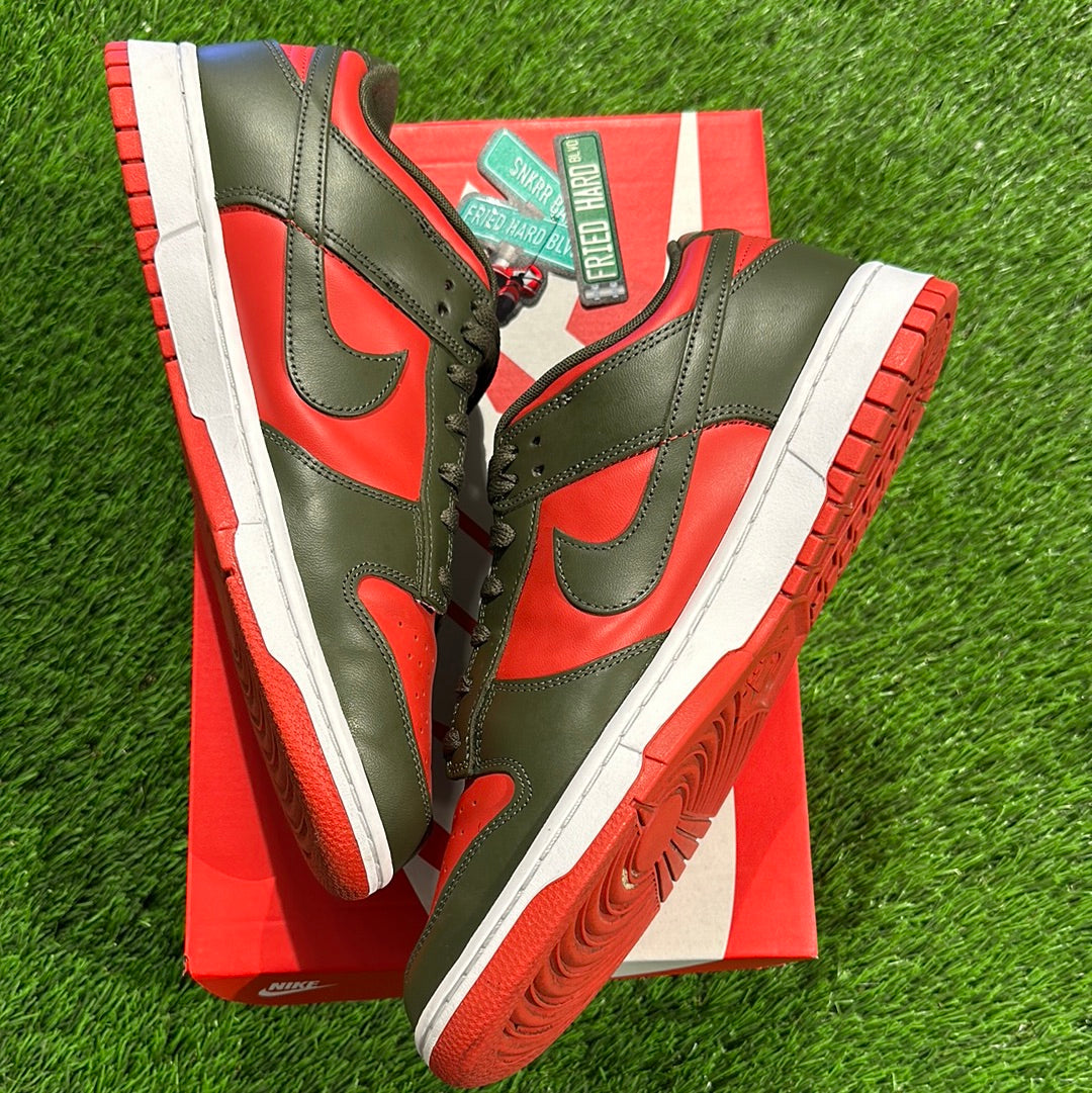 Dunk Low 'Cargo Khaki Mystic Red'