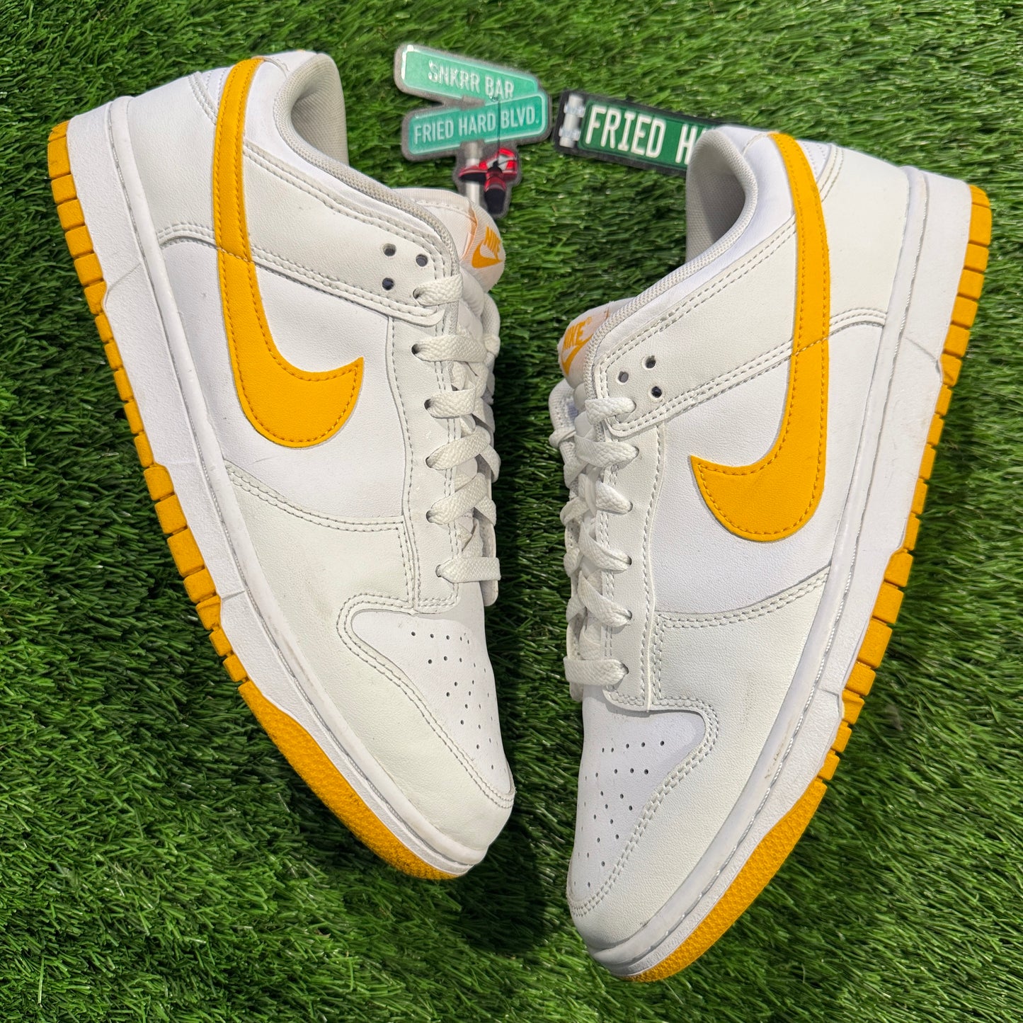 Dunk Low 'White University Gold'