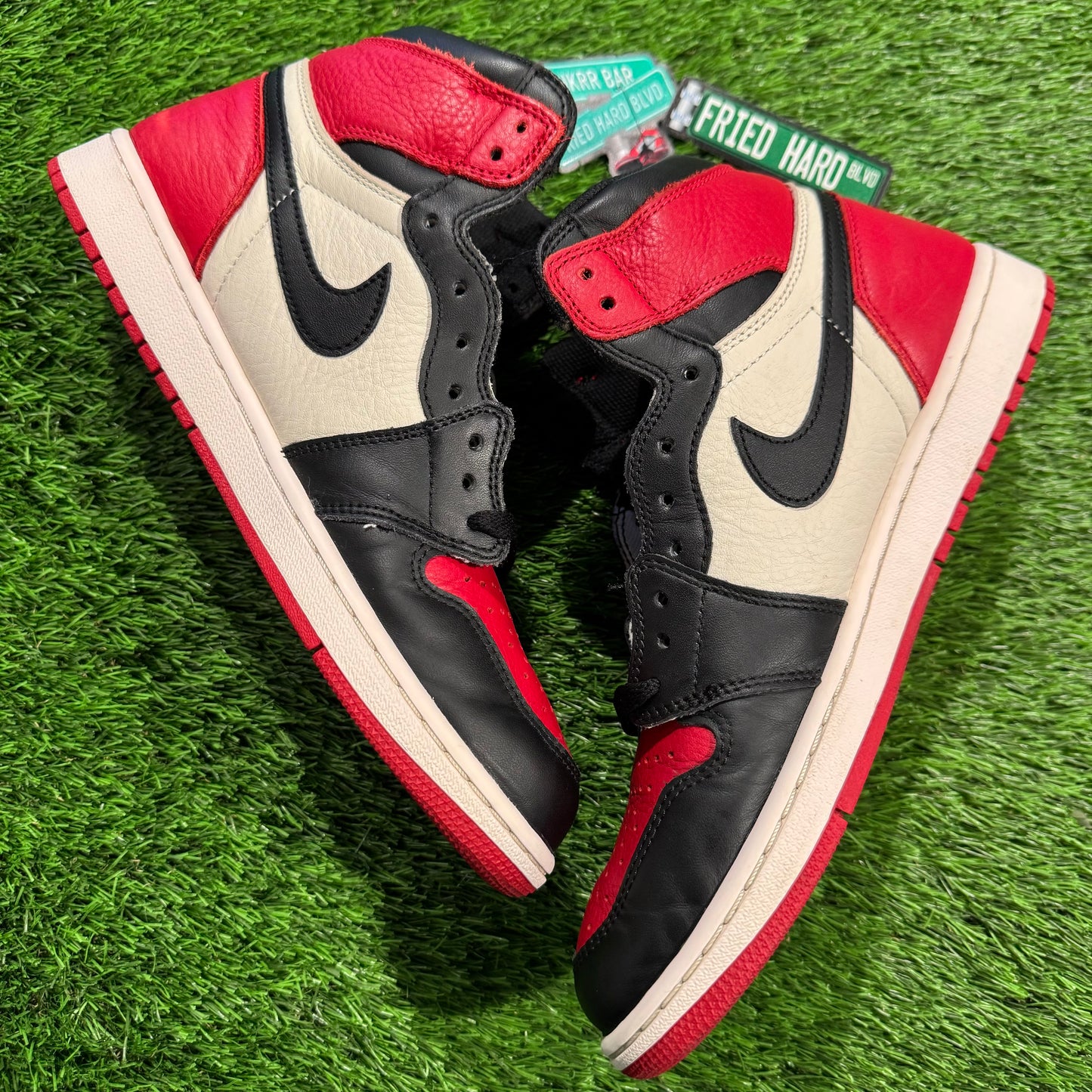 Air Jordan 1 Retro High OG 'Bred Toe'