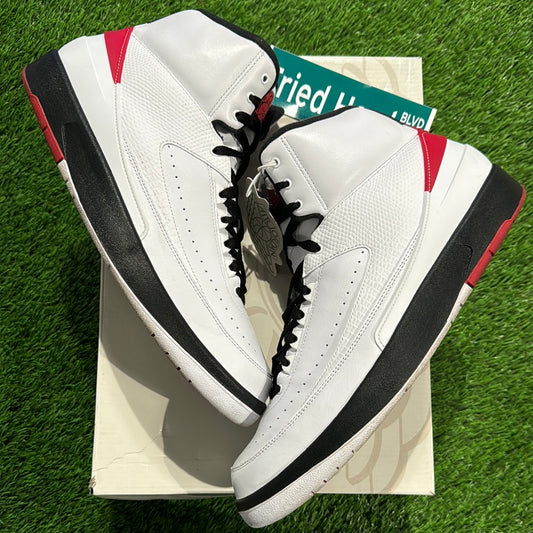 Air Jordan 2 Retro 'Chicago' 2022
