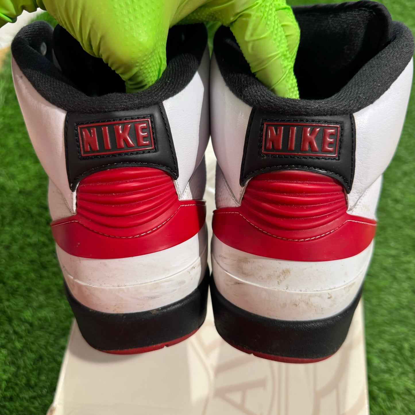 Air Jordan 2 Retro 'Chicago' 2022