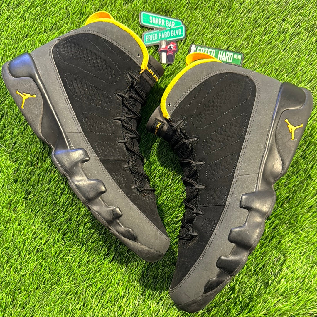 Air Jordan 9 Retro ‘Dark Charcoal University Gold’