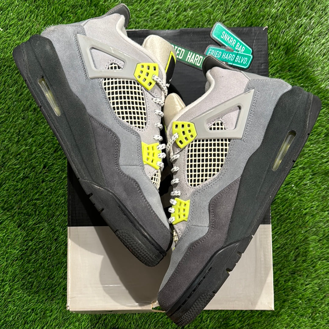 Air Jordan 4 Retro SE 'Neon 95'