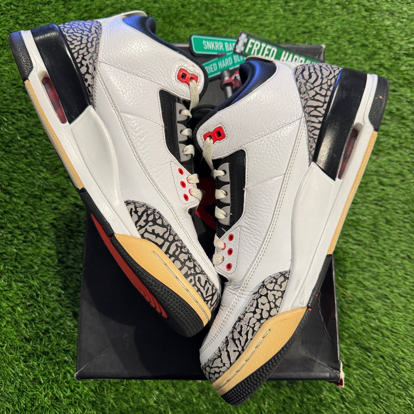 Air Jordan 3 Retro 'Infrared 23'