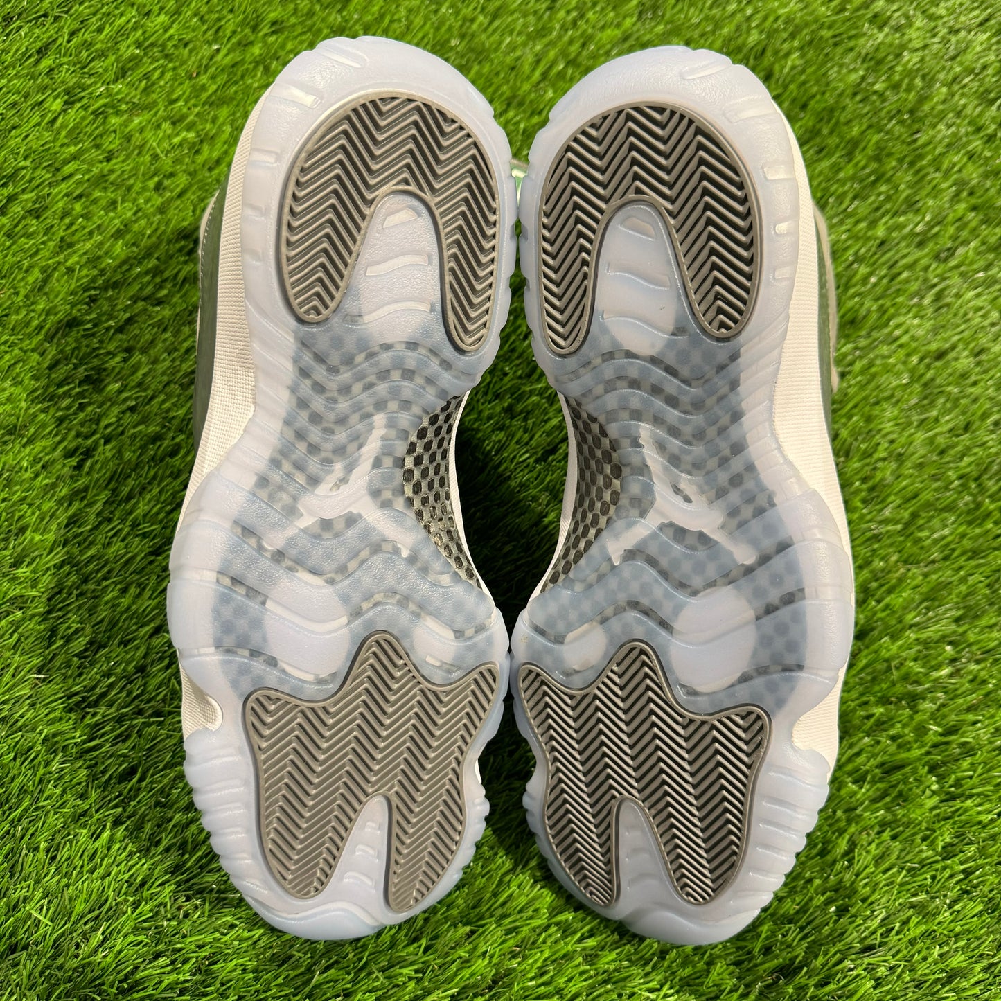 Air Jordan 11 Retro 'Cool Grey' 2021