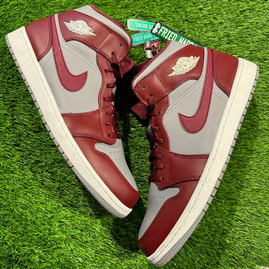Air Jordan 1 Mid 'Cherrywood Red'