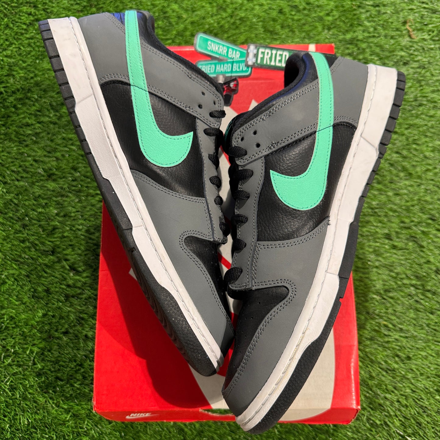 Dunk Low 'Black Green Glow' 13M/14.5W