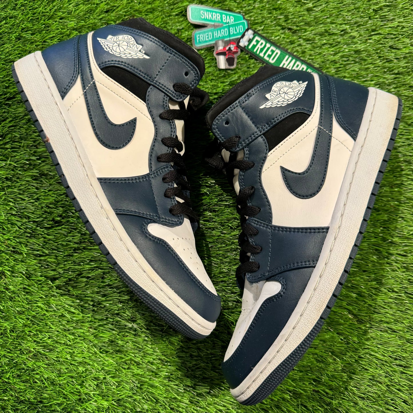 Air Jordan 1 Mid 'Armory Navy'