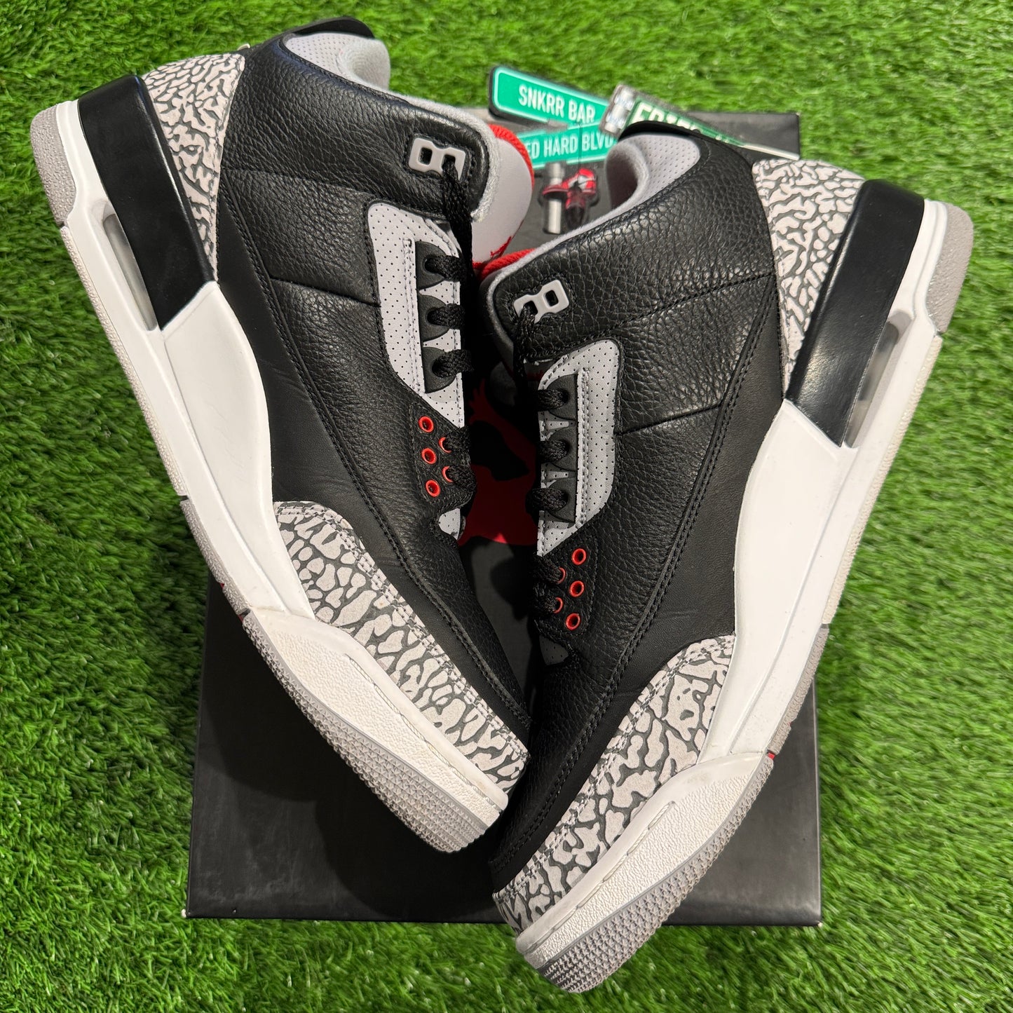 Air Jordan 3 Retro OG 'Black Cement' 2018