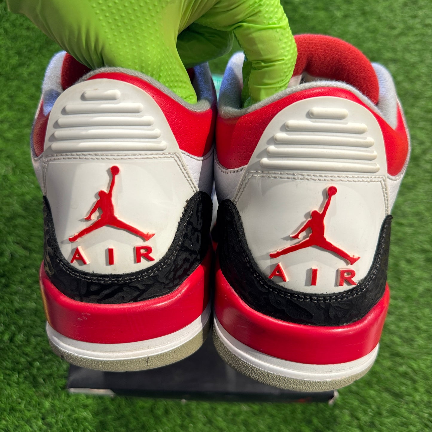 Air Jordan 3 Retro 'Fire Red' 2013