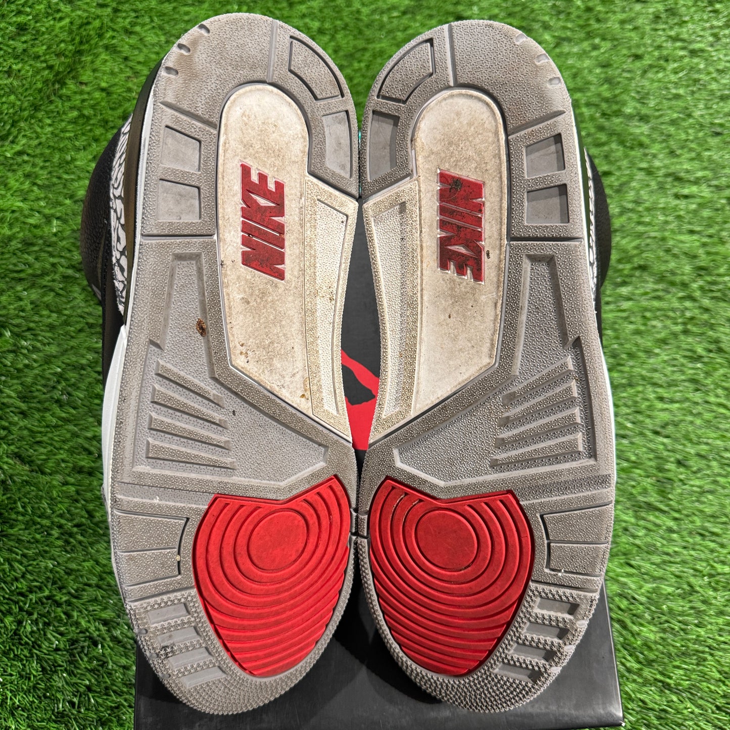 Air Jordan 3 Retro OG 'Black Cement' 2018