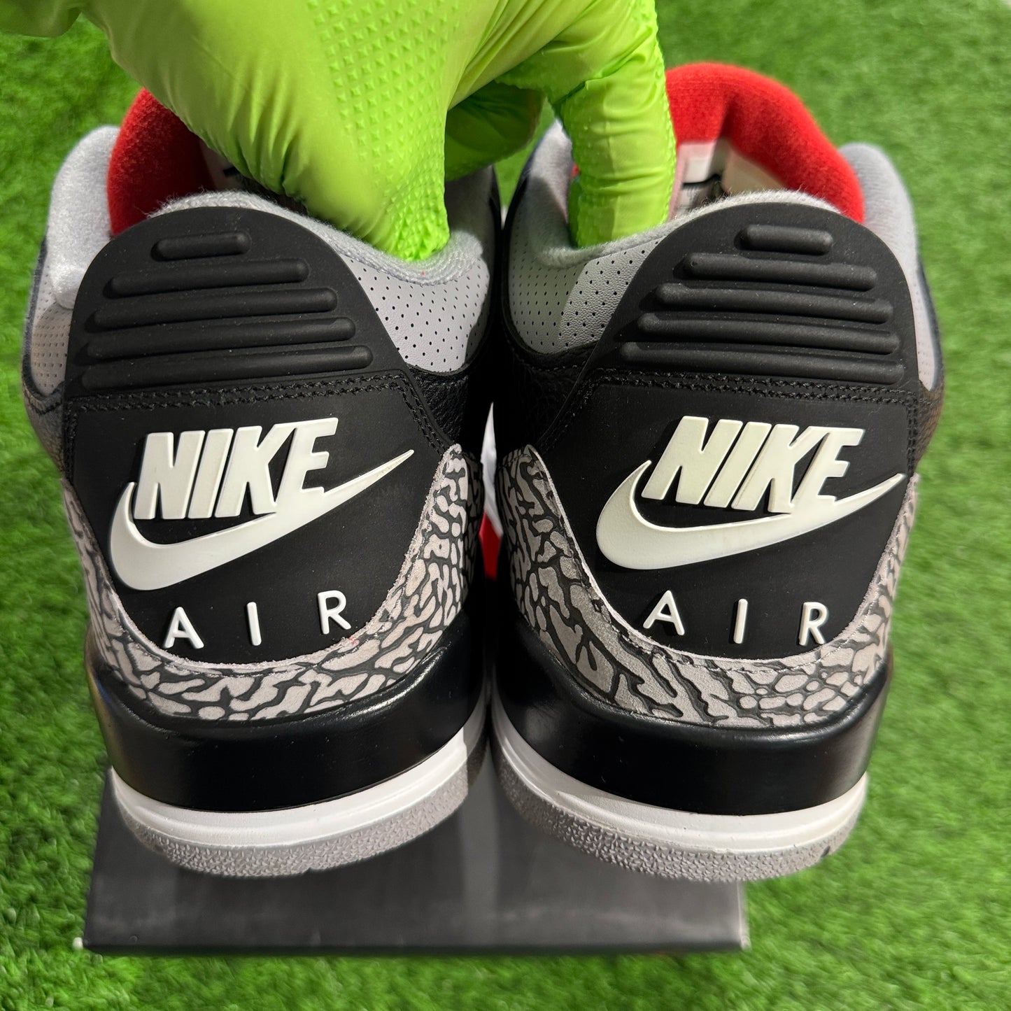 Air Jordan 3 Retro OG 'Black Cement' 2018