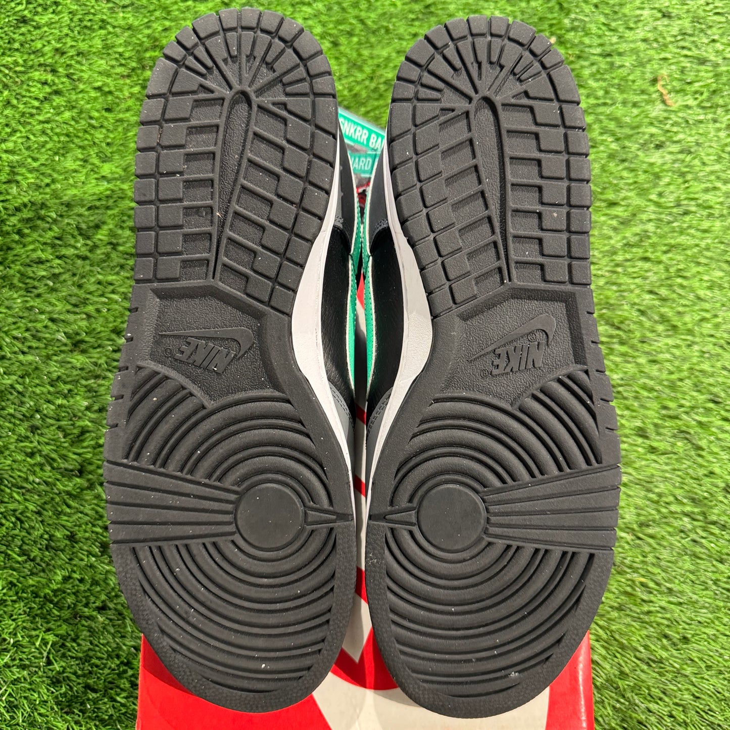 Dunk Low 'Black Green Glow' 13M/14.5W