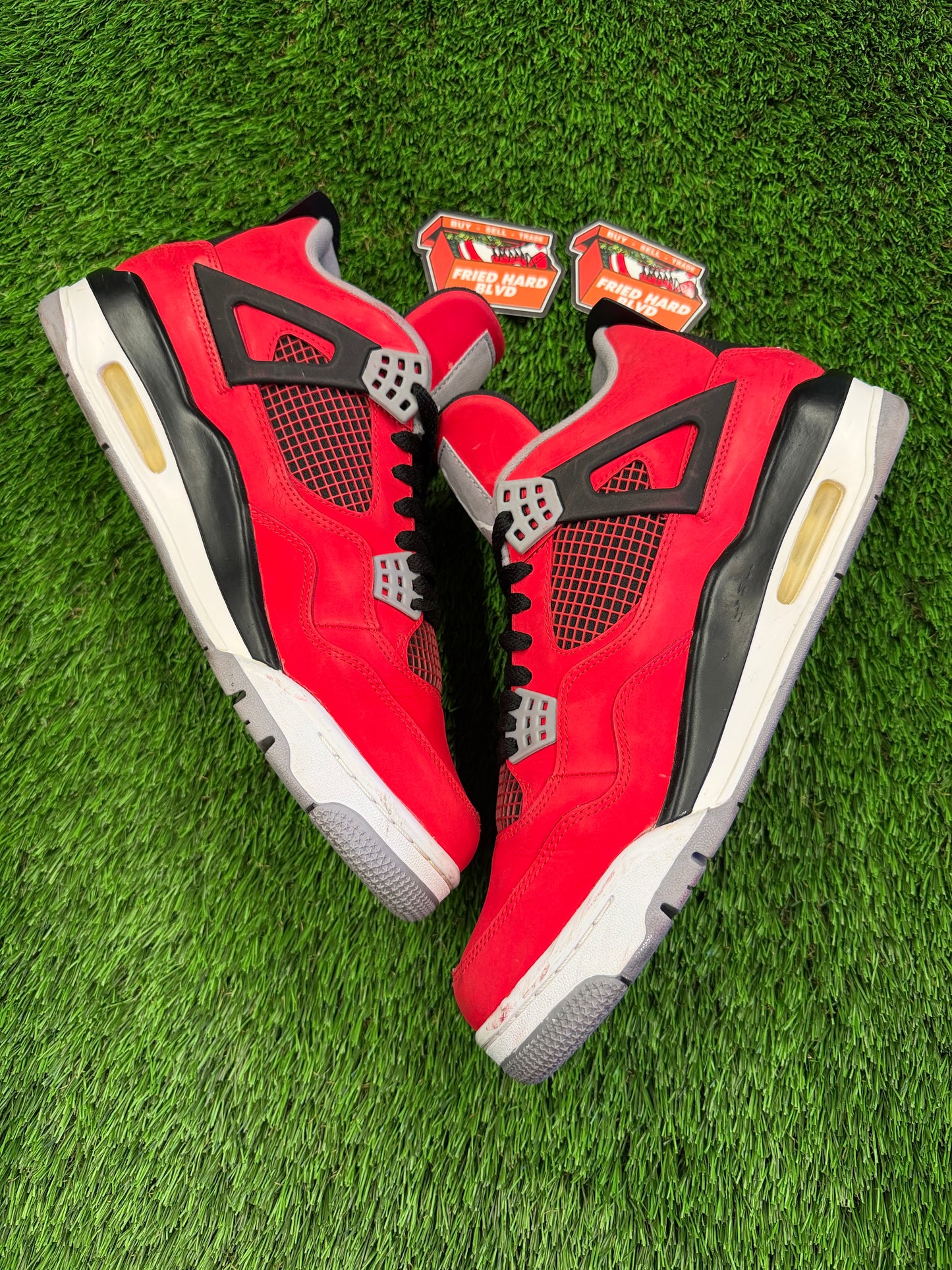 Air Jordan 4 Retro 'Toro Bravo' 2013