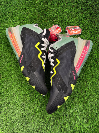 Space Jam x LeBron 18 Low 'Bugs x Marvin'