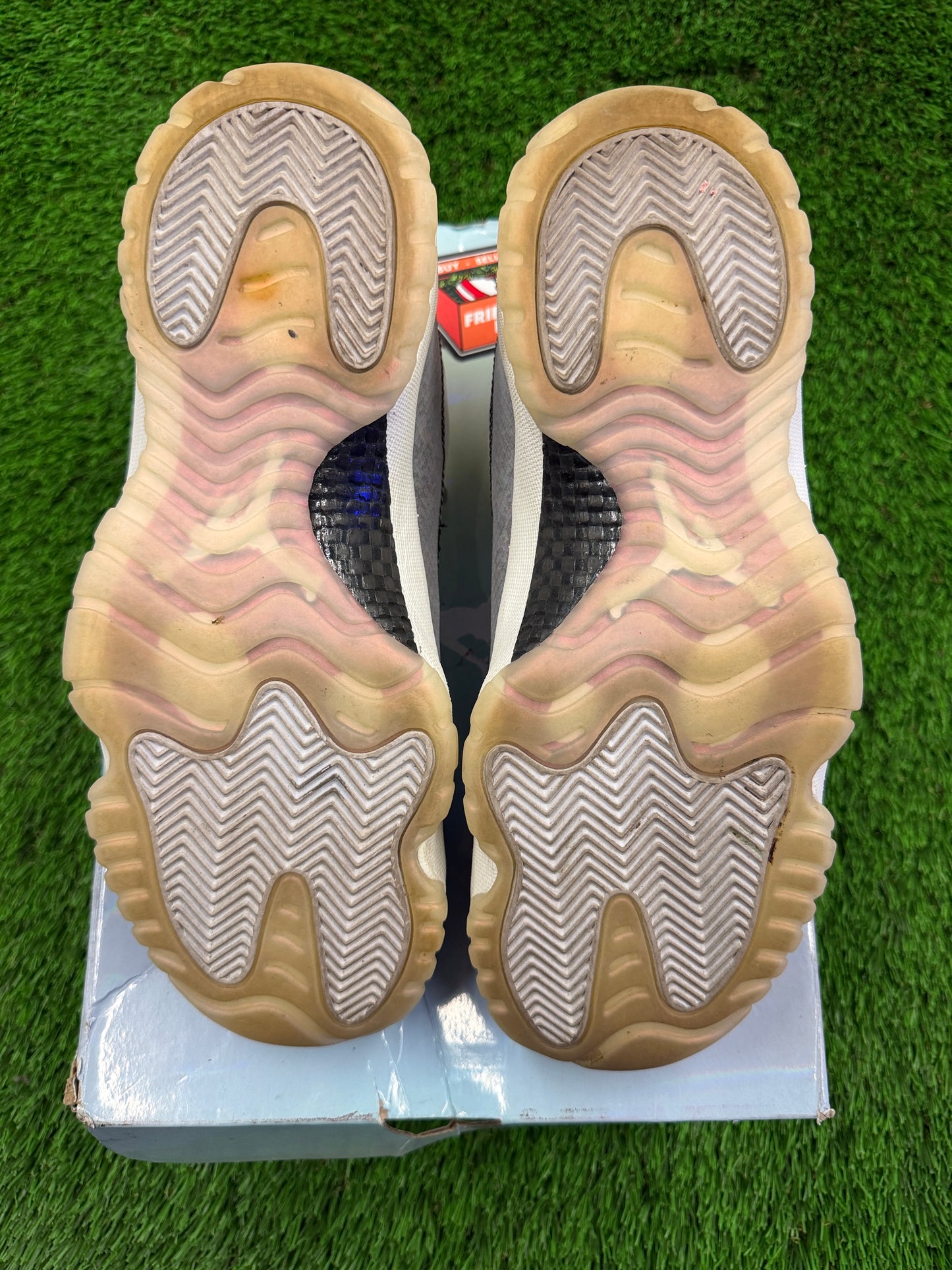 Jordan 11 Retro Low Year of the Snake 9.5M/11W